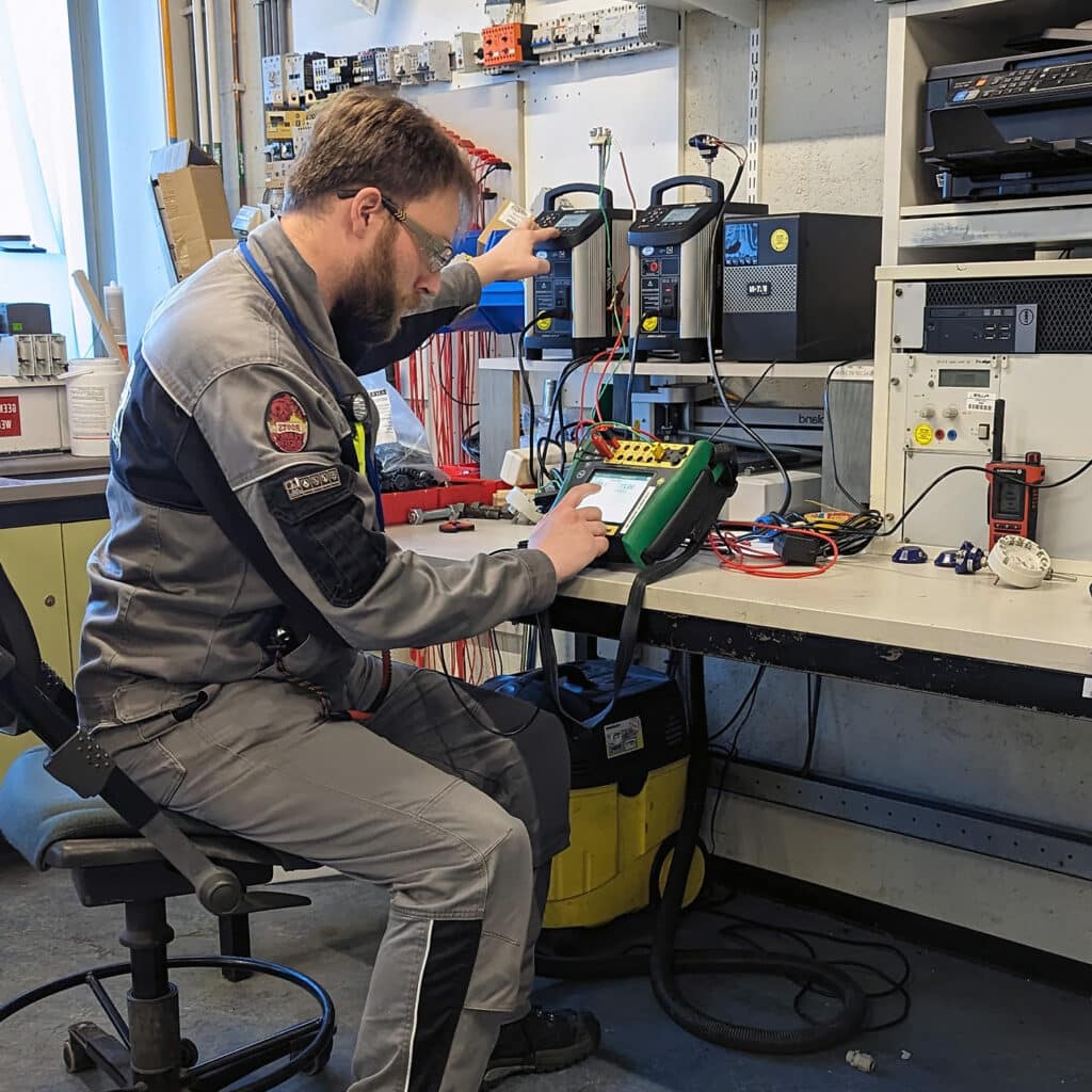 Thijmen de Bruin aan het werk