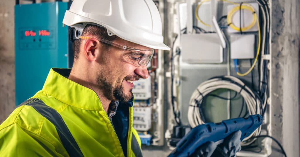 Veilig werken met elektriciteit - Stratt+ 01